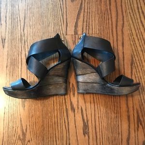 Diane von Furtensburg Wedges